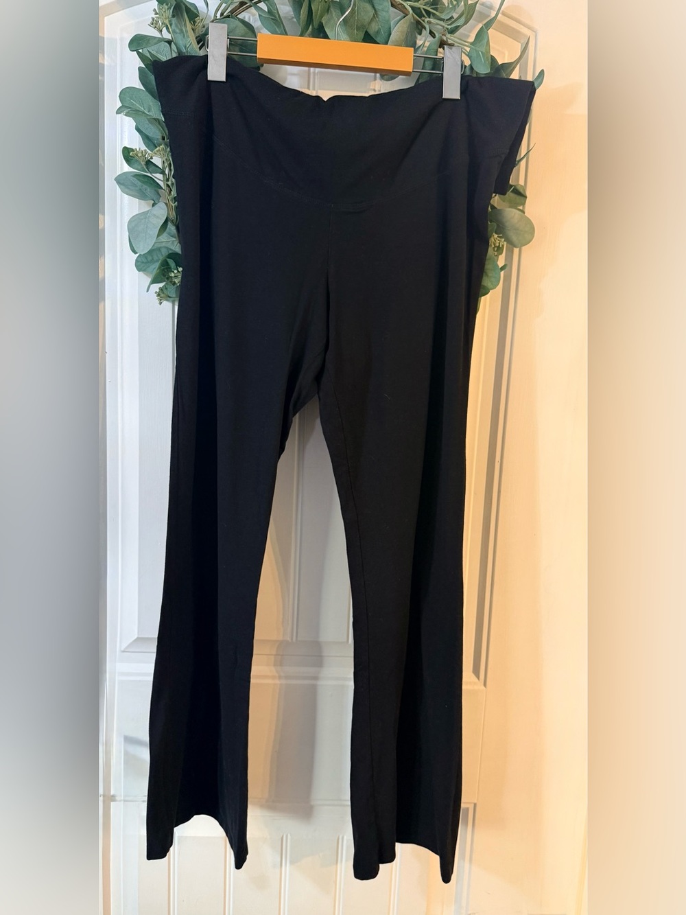 💫4/$25 • H&M Mama Maternity Black Flare Leggings